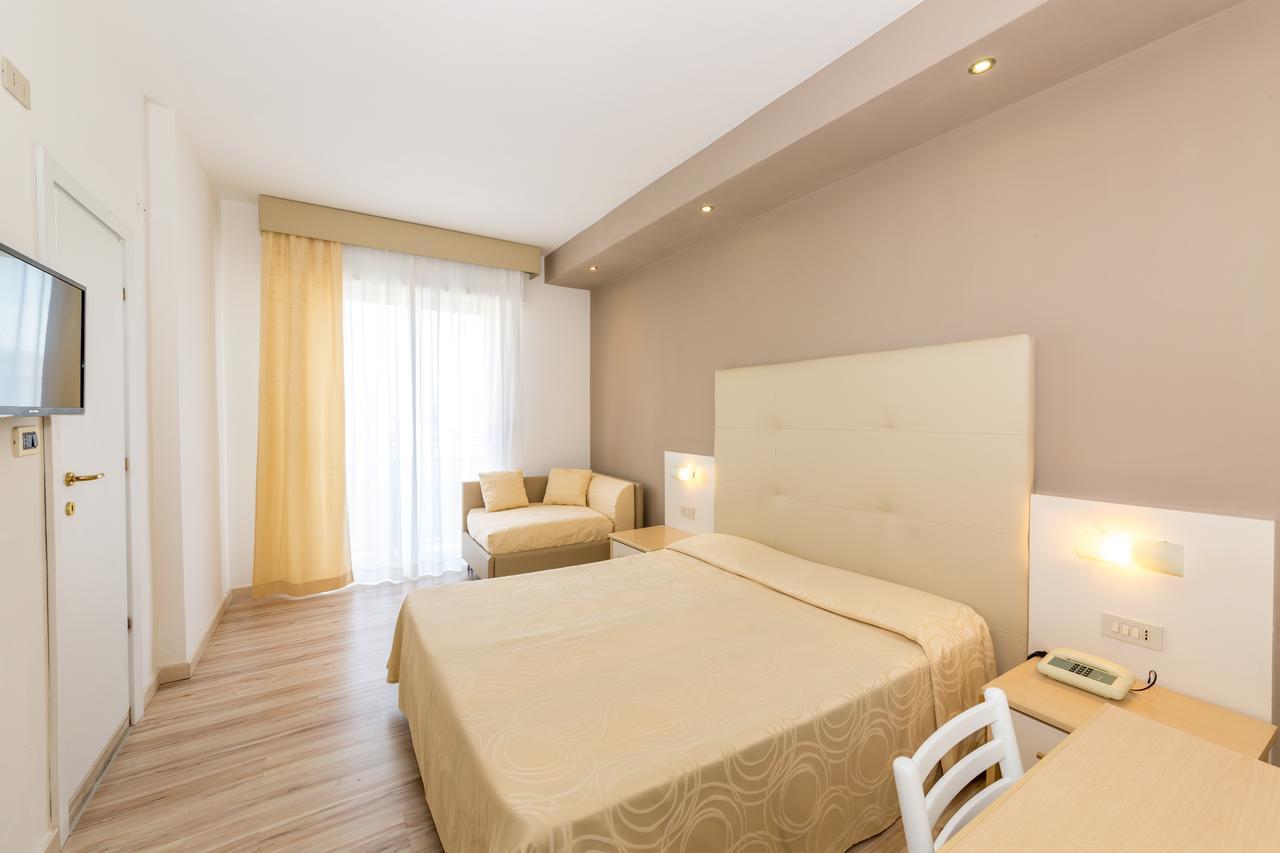 Hotel Torino Lido di Jesolo Exterior photo